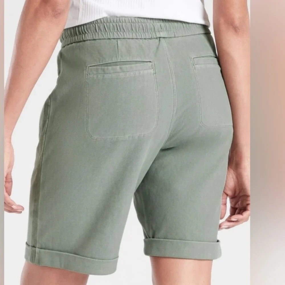 Athleta Farallon Bermuda Shorts 8 Palm Green - Picture 2 of 5